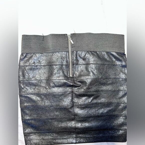 3 FOR $15 🙌🏼 Black bandage mini skirt by Charlotte Russe size small Y2K - Picture 3 of 4